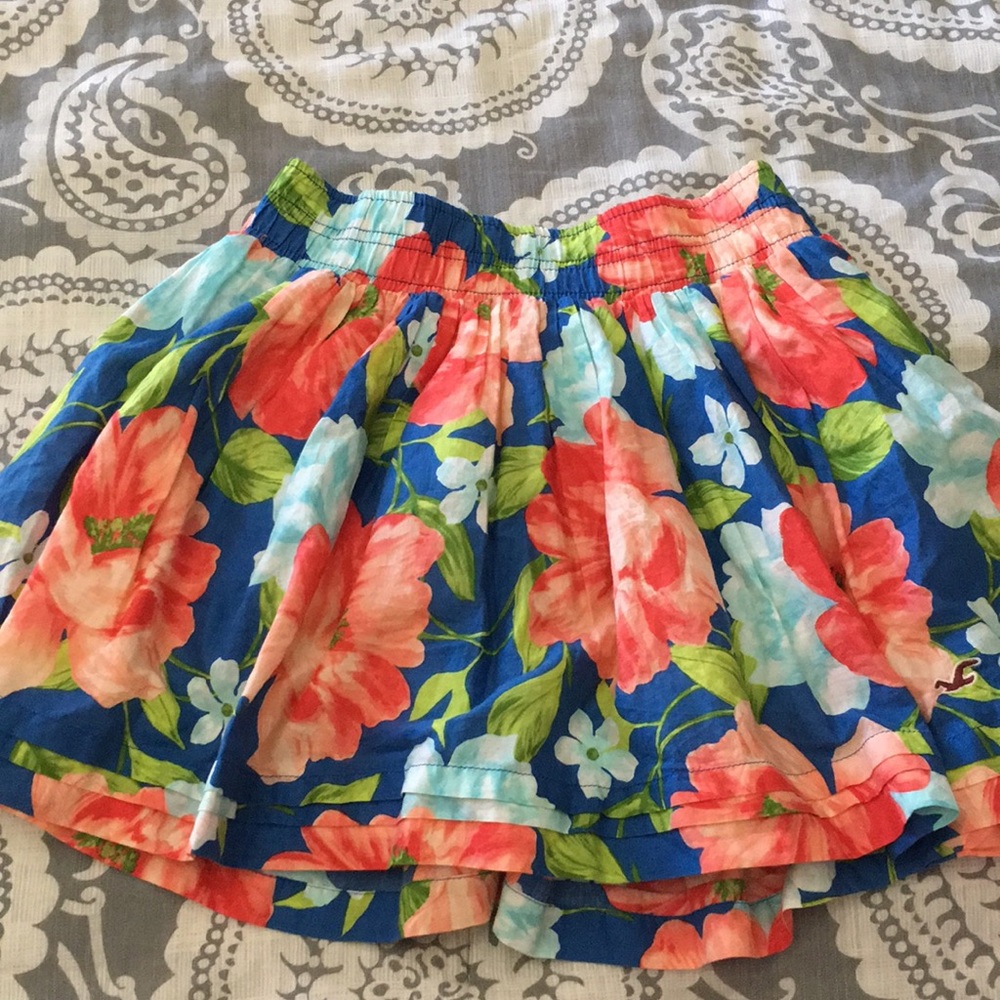 Hollister Floral Skirt NWT!!!!